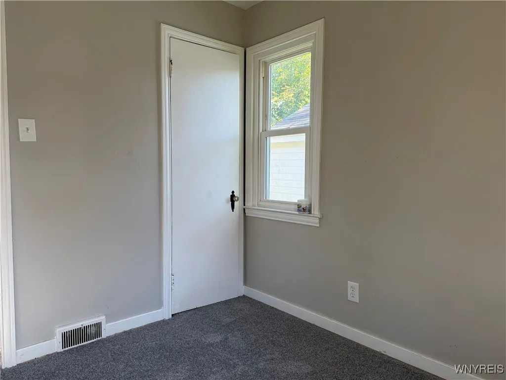 3445 Wallace Drive, Grand Island, New York 14072, Grand Island, New York 14072, 3 Bedrooms Bedrooms, 6 Rooms Rooms,1 BathroomBathrooms,Residential Lease,For Rent,3445 Wallace Drive, Grand Island, New York 14072,0,B1650825