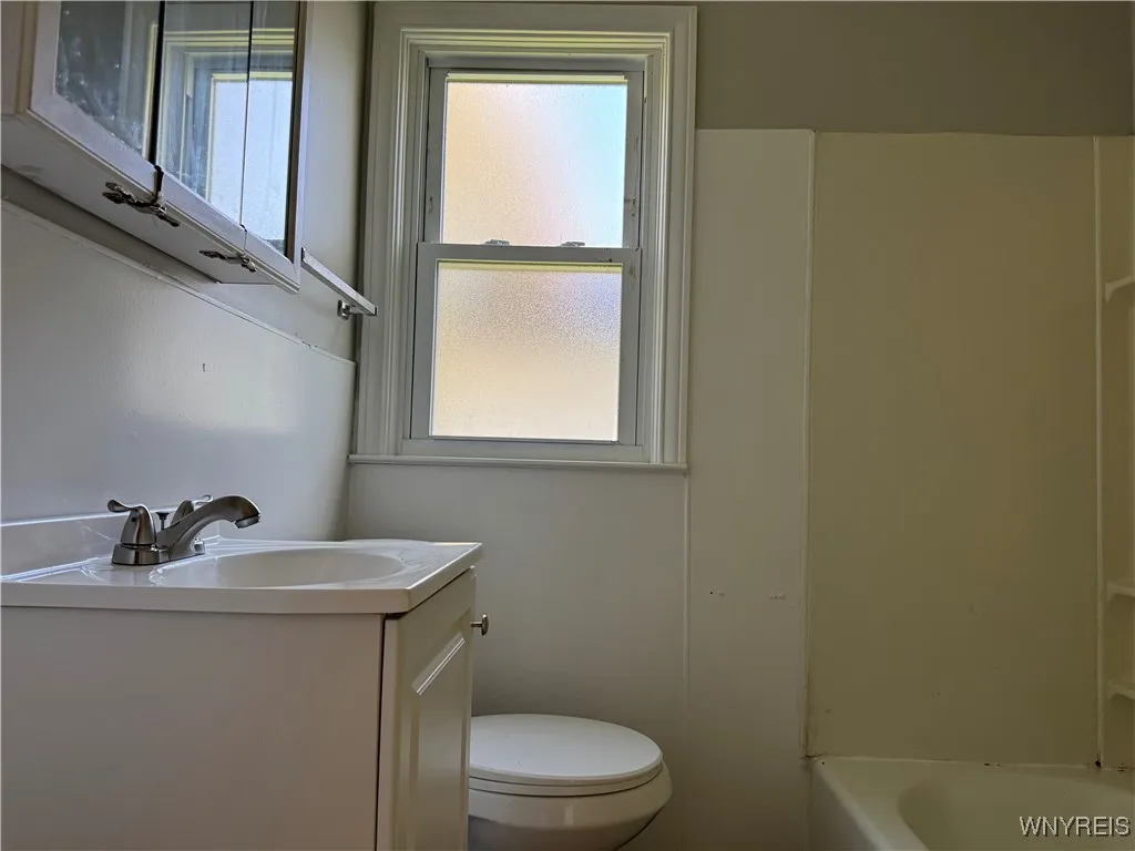 3445 Wallace Drive, Grand Island, New York 14072, Grand Island, New York 14072, 3 Bedrooms Bedrooms, 6 Rooms Rooms,1 BathroomBathrooms,Residential Lease,For Rent,3445 Wallace Drive, Grand Island, New York 14072,0,B1650825