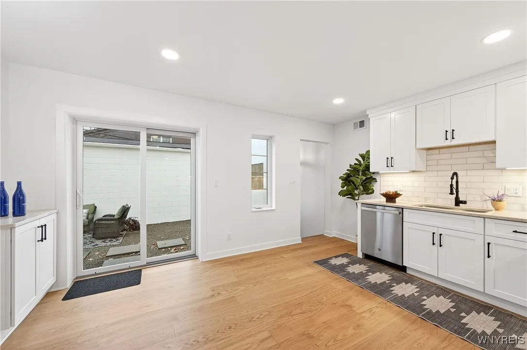 13 Park Street, Buffalo, New York 14201, Buffalo, New York 14201, 2 Bedrooms Bedrooms, 4 Rooms Rooms,1 BathroomBathrooms,Residential,For Sale,13 Park Street, Buffalo, New York 14201,0,B1650675
