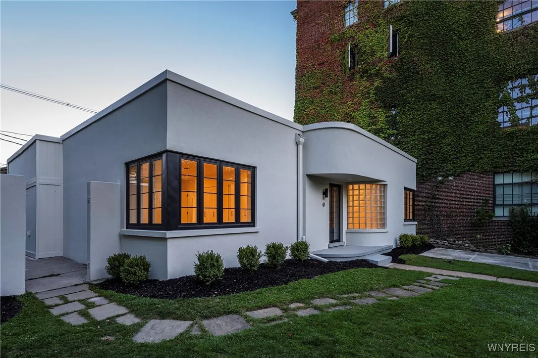 13 Park Street, Buffalo, New York 14201, Buffalo, New York 14201, 2 Bedrooms Bedrooms, 4 Rooms Rooms,1 BathroomBathrooms,Residential,For Sale,13 Park Street, Buffalo, New York 14201,0,B1650675