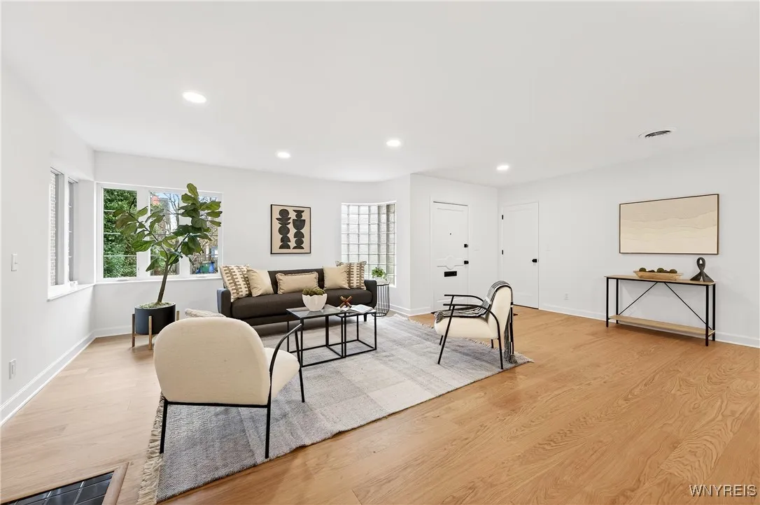 13 Park Street, Buffalo, New York 14201, Buffalo, New York 14201, 2 Bedrooms Bedrooms, 4 Rooms Rooms,1 BathroomBathrooms,Residential,For Sale,13 Park Street, Buffalo, New York 14201,0,B1650675