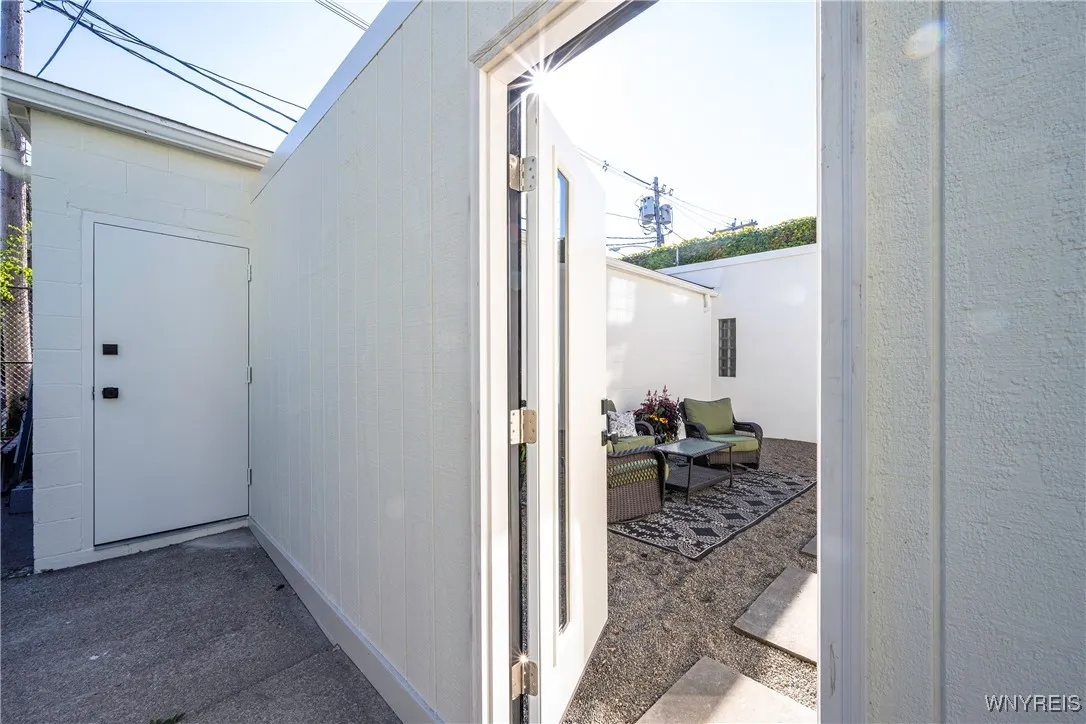 13 Park Street, Buffalo, New York 14201, Buffalo, New York 14201, 2 Bedrooms Bedrooms, 4 Rooms Rooms,1 BathroomBathrooms,Residential,For Sale,13 Park Street, Buffalo, New York 14201,0,B1650675