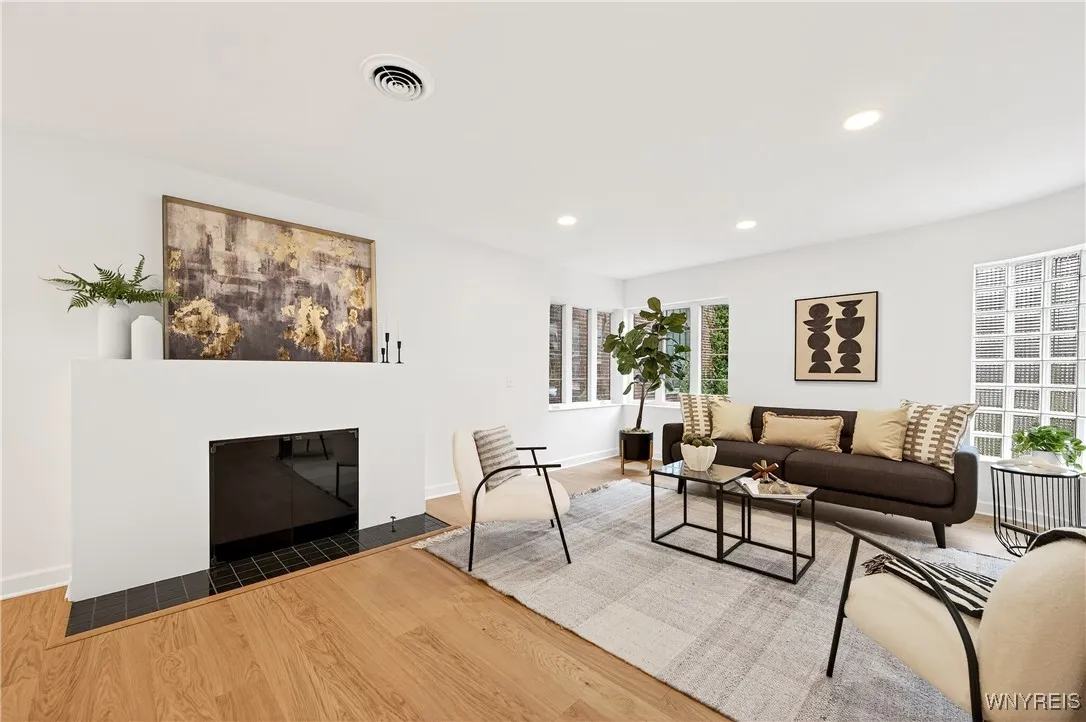 13 Park Street, Buffalo, New York 14201, Buffalo, New York 14201, 2 Bedrooms Bedrooms, 4 Rooms Rooms,1 BathroomBathrooms,Residential,For Sale,13 Park Street, Buffalo, New York 14201,0,B1650675