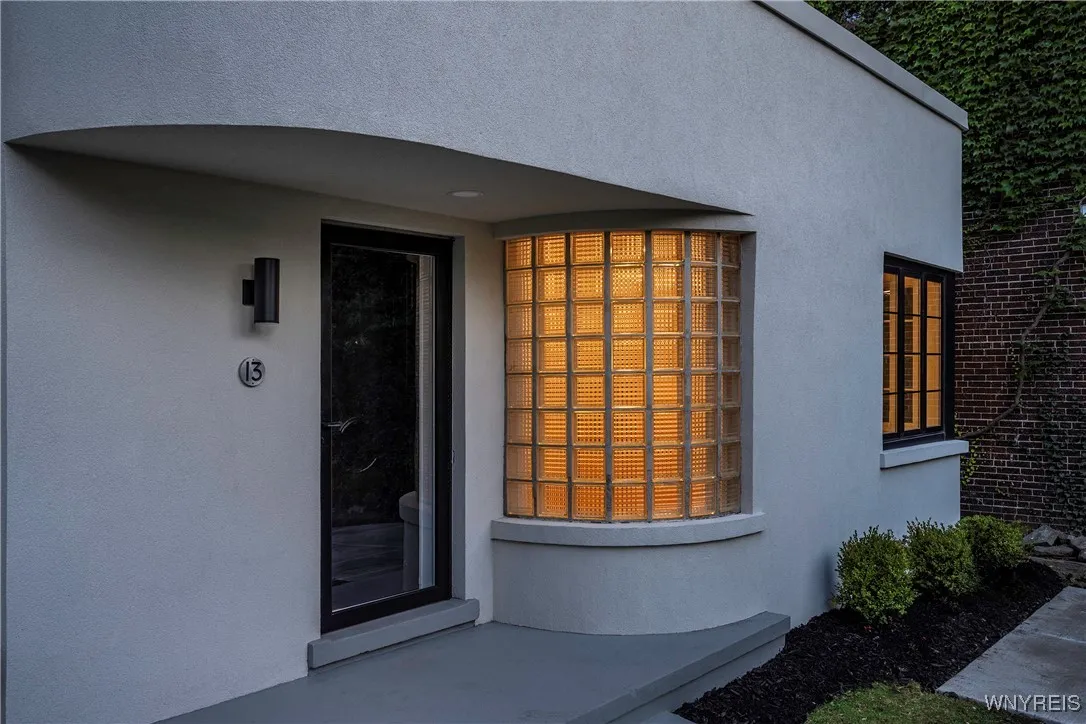 13 Park Street, Buffalo, New York 14201, Buffalo, New York 14201, 2 Bedrooms Bedrooms, 4 Rooms Rooms,1 BathroomBathrooms,Residential,For Sale,13 Park Street, Buffalo, New York 14201,0,B1650675