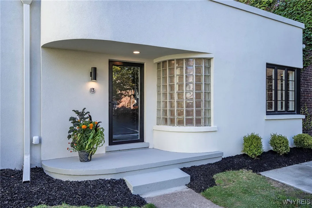 13 Park Street, Buffalo, New York 14201, Buffalo, New York 14201, 2 Bedrooms Bedrooms, 4 Rooms Rooms,1 BathroomBathrooms,Residential,For Sale,13 Park Street, Buffalo, New York 14201,0,B1650675