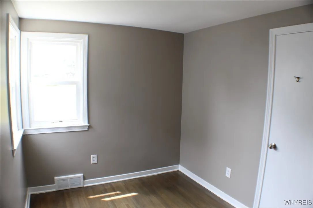 110 Susan Lane, Cheektowaga, New York 14225, Cheektowaga, New York 14225, 3 Bedrooms Bedrooms, 6 Rooms Rooms,1 BathroomBathrooms,Residential Lease,For Rent,110 Susan Lane, Cheektowaga, New York 14225,0,B1650832