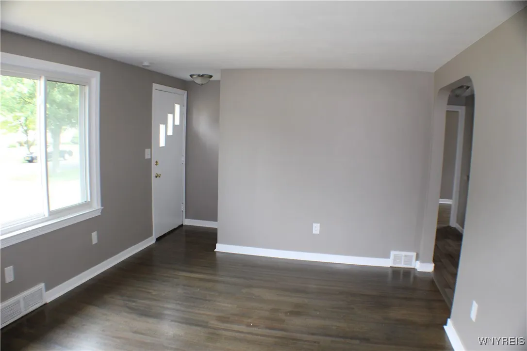 110 Susan Lane, Cheektowaga, New York 14225, Cheektowaga, New York 14225, 3 Bedrooms Bedrooms, 6 Rooms Rooms,1 BathroomBathrooms,Residential Lease,For Rent,110 Susan Lane, Cheektowaga, New York 14225,0,B1650832