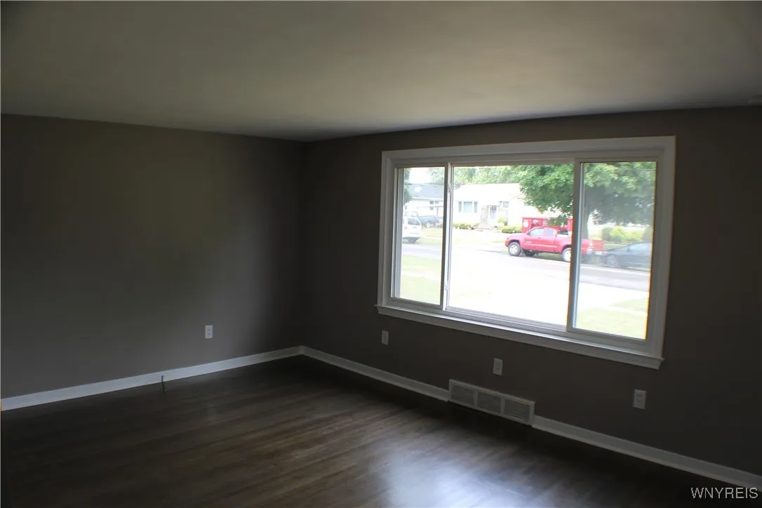 110 Susan Lane, Cheektowaga, New York 14225, Cheektowaga, New York 14225, 3 Bedrooms Bedrooms, 6 Rooms Rooms,1 BathroomBathrooms,Residential Lease,For Rent,110 Susan Lane, Cheektowaga, New York 14225,0,B1650832