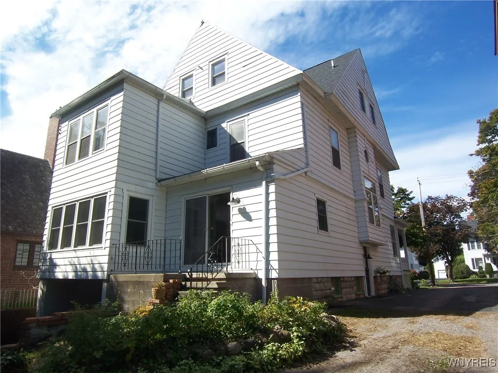 48 Ellicott Avenue, Batavia City, New York 14020, Batavia City, New York 14020, 4 Bedrooms Bedrooms, 9 Rooms Rooms,2 BathroomsBathrooms,Residential,For Sale,48 Ellicott Avenue, Batavia City, New York 14020,0,B1649285