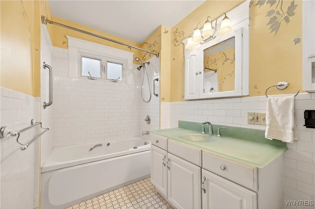 110 Linden Avenue, Buffalo, New York 14214, Buffalo, New York 14214, 3 Bedrooms Bedrooms, 7 Rooms Rooms,1 BathroomBathrooms,Residential,For Sale,110 Linden Avenue, Buffalo, New York 14214,0,B1650580