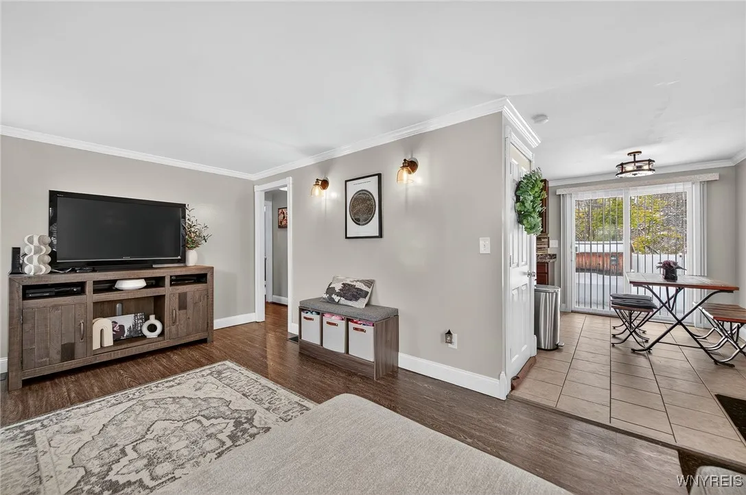 557 Meadowbrook Drive, Lewiston, New York 14092, Lewiston, New York 14092, 3 Bedrooms Bedrooms, 7 Rooms Rooms,1 BathroomBathrooms,Residential,For Sale,557 Meadowbrook Drive, Lewiston, New York 14092,0,B1650653