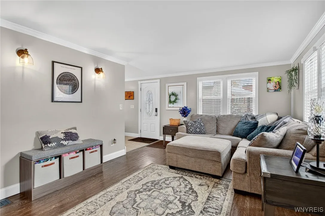 557 Meadowbrook Drive, Lewiston, New York 14092, Lewiston, New York 14092, 3 Bedrooms Bedrooms, 7 Rooms Rooms,1 BathroomBathrooms,Residential,For Sale,557 Meadowbrook Drive, Lewiston, New York 14092,0,B1650653