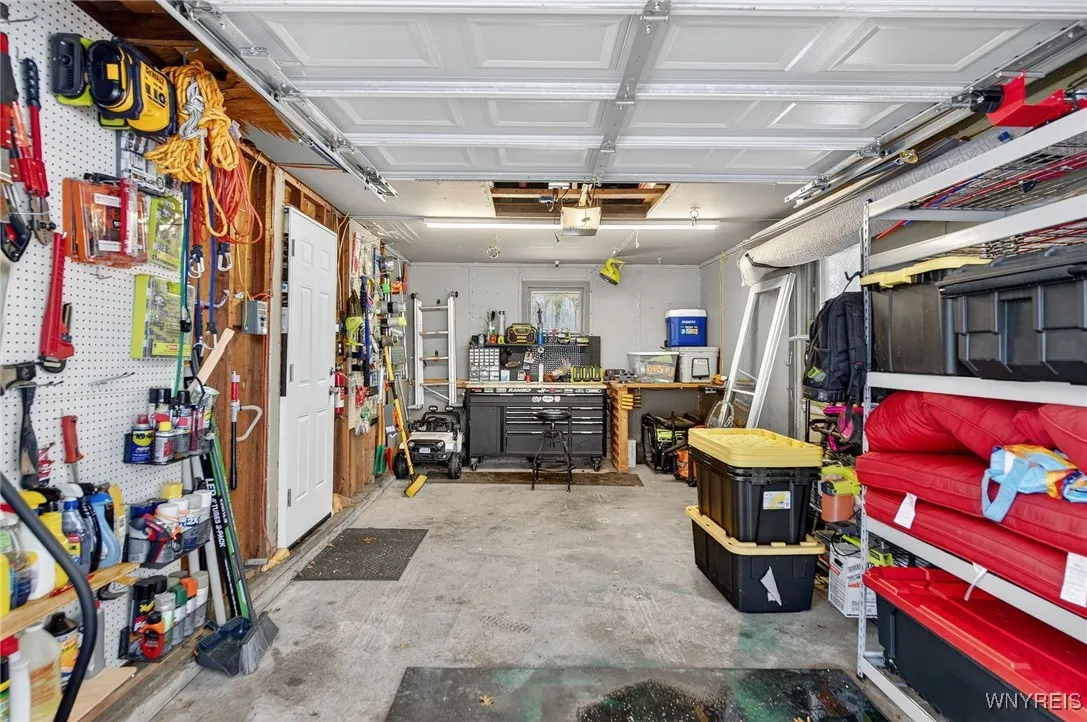 557 Meadowbrook Drive, Lewiston, New York 14092, Lewiston, New York 14092, 3 Bedrooms Bedrooms, 7 Rooms Rooms,1 BathroomBathrooms,Residential,For Sale,557 Meadowbrook Drive, Lewiston, New York 14092,0,B1650653