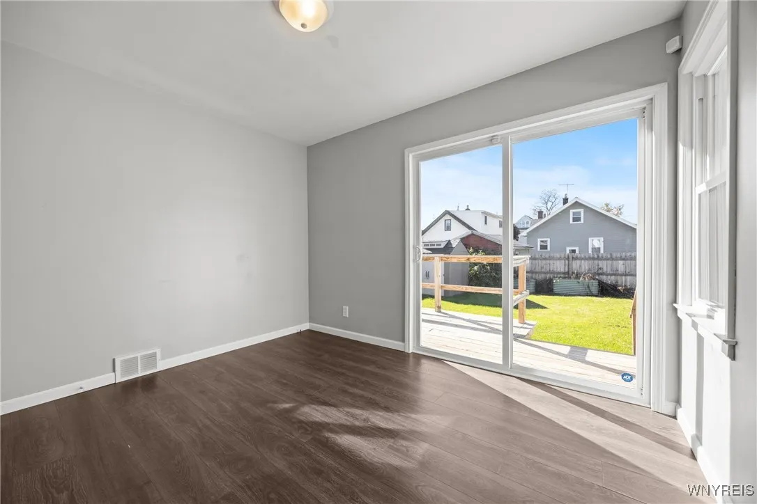 138 62nd Street, Niagara Falls, New York 14304, Niagara Falls, New York 14304, 3 Bedrooms Bedrooms, 6 Rooms Rooms,1 BathroomBathrooms,Residential Lease,For Rent,138 62nd Street, Niagara Falls, New York 14304,0,B1650829