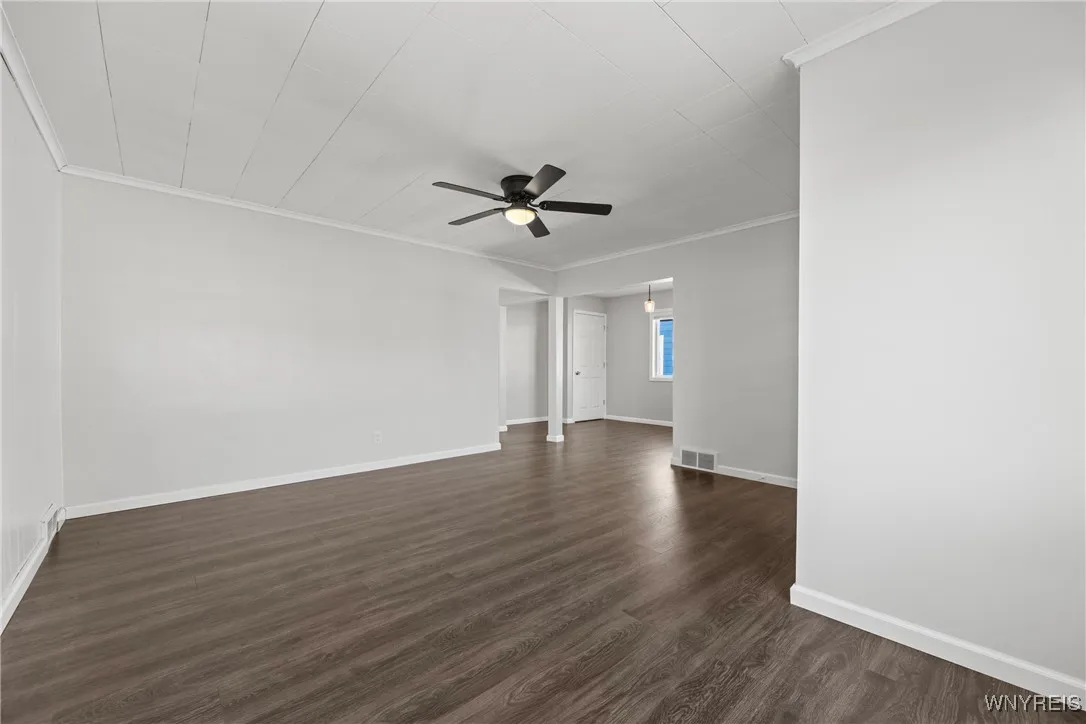 138 62nd Street, Niagara Falls, New York 14304, Niagara Falls, New York 14304, 3 Bedrooms Bedrooms, 6 Rooms Rooms,1 BathroomBathrooms,Residential Lease,For Rent,138 62nd Street, Niagara Falls, New York 14304,0,B1650829