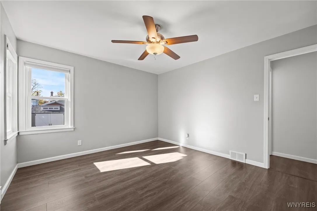 138 62nd Street, Niagara Falls, New York 14304, Niagara Falls, New York 14304, 3 Bedrooms Bedrooms, 6 Rooms Rooms,1 BathroomBathrooms,Residential Lease,For Rent,138 62nd Street, Niagara Falls, New York 14304,0,B1650829