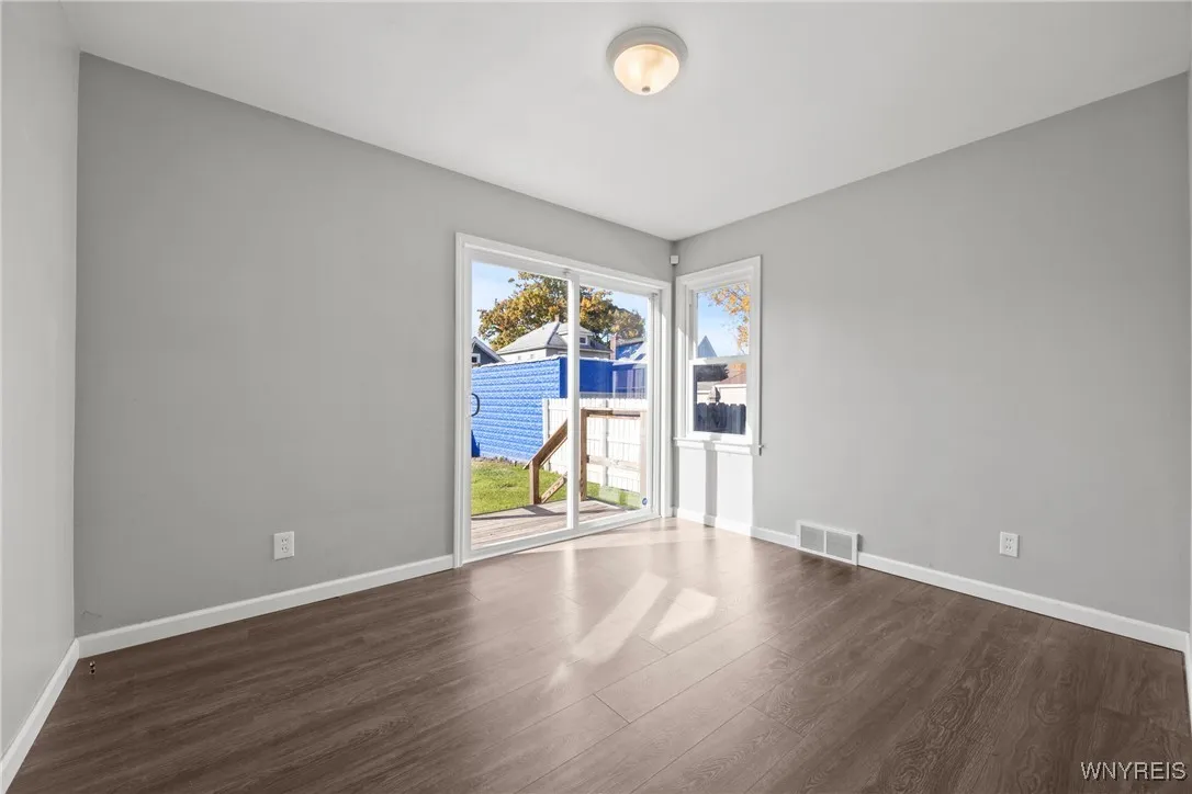 138 62nd Street, Niagara Falls, New York 14304, Niagara Falls, New York 14304, 3 Bedrooms Bedrooms, 6 Rooms Rooms,1 BathroomBathrooms,Residential Lease,For Rent,138 62nd Street, Niagara Falls, New York 14304,0,B1650829