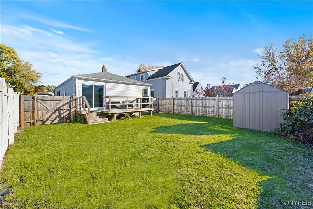 138 62nd Street, Niagara Falls, New York 14304, Niagara Falls, New York 14304, 3 Bedrooms Bedrooms, 6 Rooms Rooms,1 BathroomBathrooms,Residential Lease,For Rent,138 62nd Street, Niagara Falls, New York 14304,0,B1650829