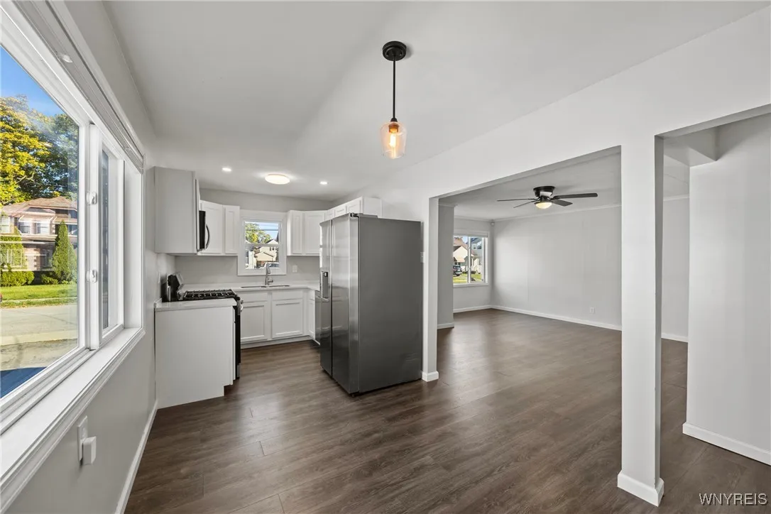 138 62nd Street, Niagara Falls, New York 14304, Niagara Falls, New York 14304, 3 Bedrooms Bedrooms, 6 Rooms Rooms,1 BathroomBathrooms,Residential Lease,For Rent,138 62nd Street, Niagara Falls, New York 14304,0,B1650829