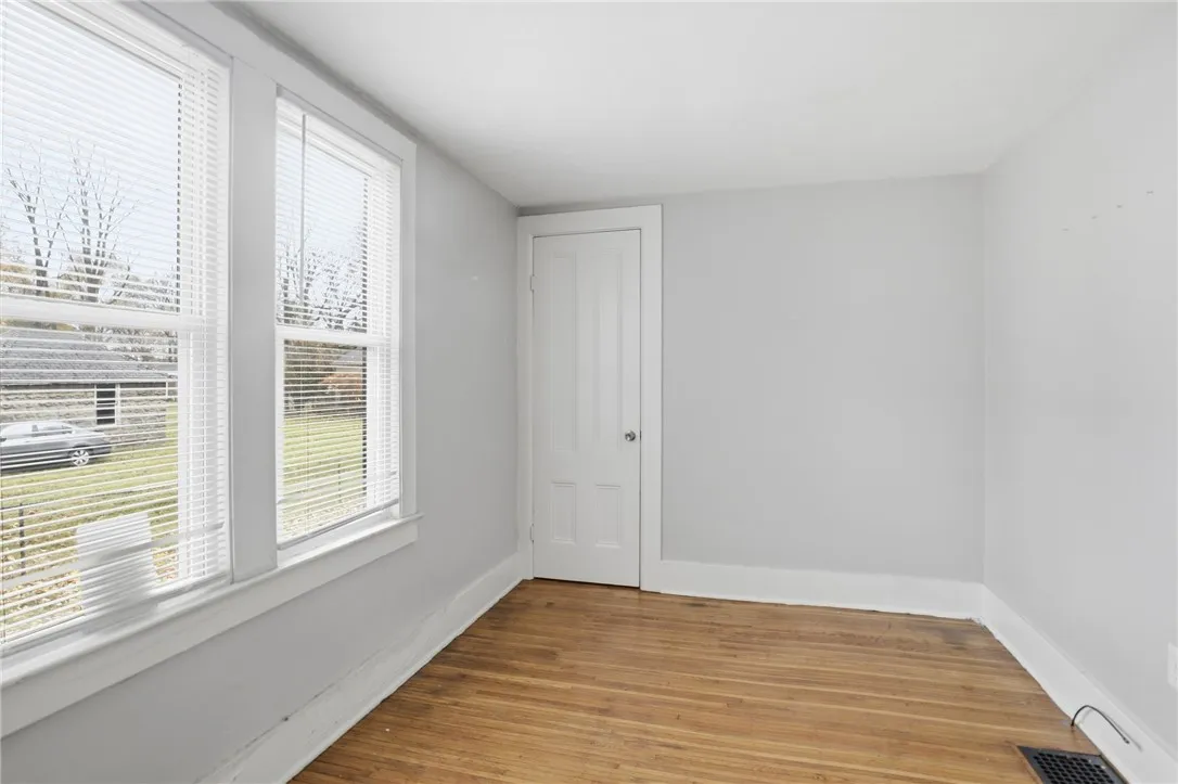 4232 Lake Avenue, Rochester, New York 14612, Rochester, New York 14612, 5 Bedrooms Bedrooms, ,2 BathroomsBathrooms,Residential,For Sale,4232 Lake Avenue, Rochester, New York 14612,0,R1650044