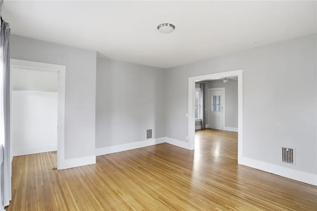 4232 Lake Avenue, Rochester, New York 14612, Rochester, New York 14612, 5 Bedrooms Bedrooms, ,2 BathroomsBathrooms,Residential,For Sale,4232 Lake Avenue, Rochester, New York 14612,0,R1650044