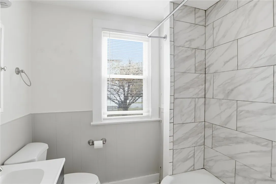 4232 Lake Avenue, Rochester, New York 14612, Rochester, New York 14612, 5 Bedrooms Bedrooms, ,2 BathroomsBathrooms,Residential,For Sale,4232 Lake Avenue, Rochester, New York 14612,0,R1650044