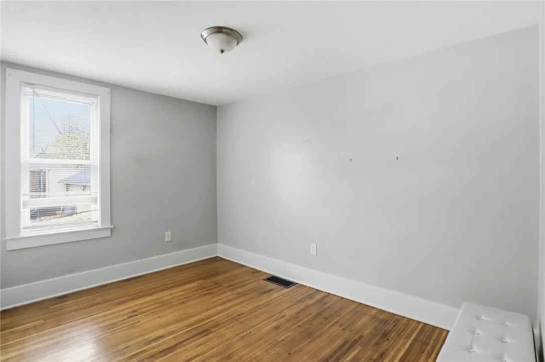 4232 Lake Avenue, Rochester, New York 14612, Rochester, New York 14612, 5 Bedrooms Bedrooms, ,2 BathroomsBathrooms,Residential,For Sale,4232 Lake Avenue, Rochester, New York 14612,0,R1650044