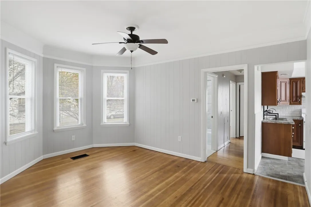 4232 Lake Avenue, Rochester, New York 14612, Rochester, New York 14612, 5 Bedrooms Bedrooms, ,2 BathroomsBathrooms,Residential,For Sale,4232 Lake Avenue, Rochester, New York 14612,0,R1650044