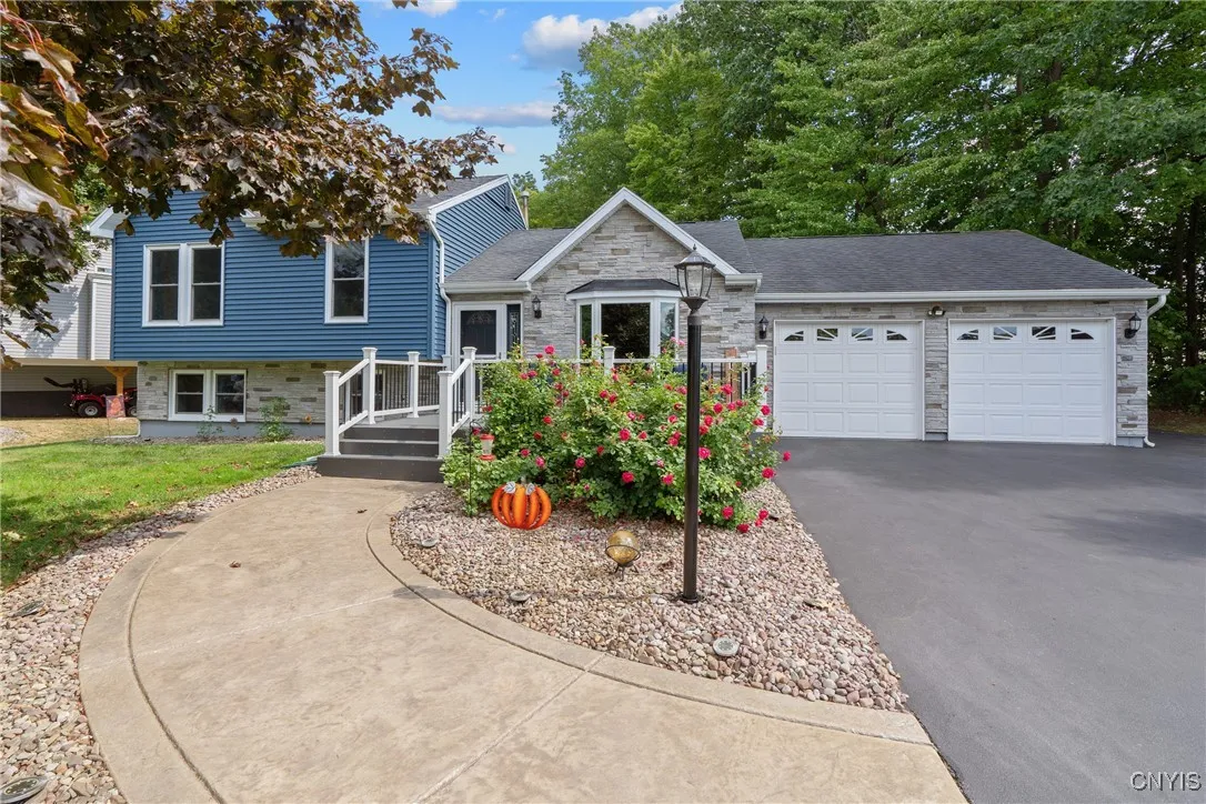 9554 Bantry Lane, Cicero, New York 13029, Cicero, New York 13029, 4 Bedrooms Bedrooms, 10 Rooms Rooms,2 BathroomsBathrooms,Residential,For Sale,9554 Bantry Lane, Cicero, New York 13029,0,S1650681