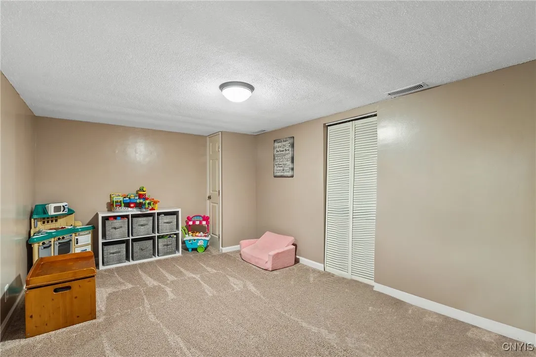 9554 Bantry Lane, Cicero, New York 13029, Cicero, New York 13029, 4 Bedrooms Bedrooms, 10 Rooms Rooms,2 BathroomsBathrooms,Residential,For Sale,9554 Bantry Lane, Cicero, New York 13029,0,S1650681