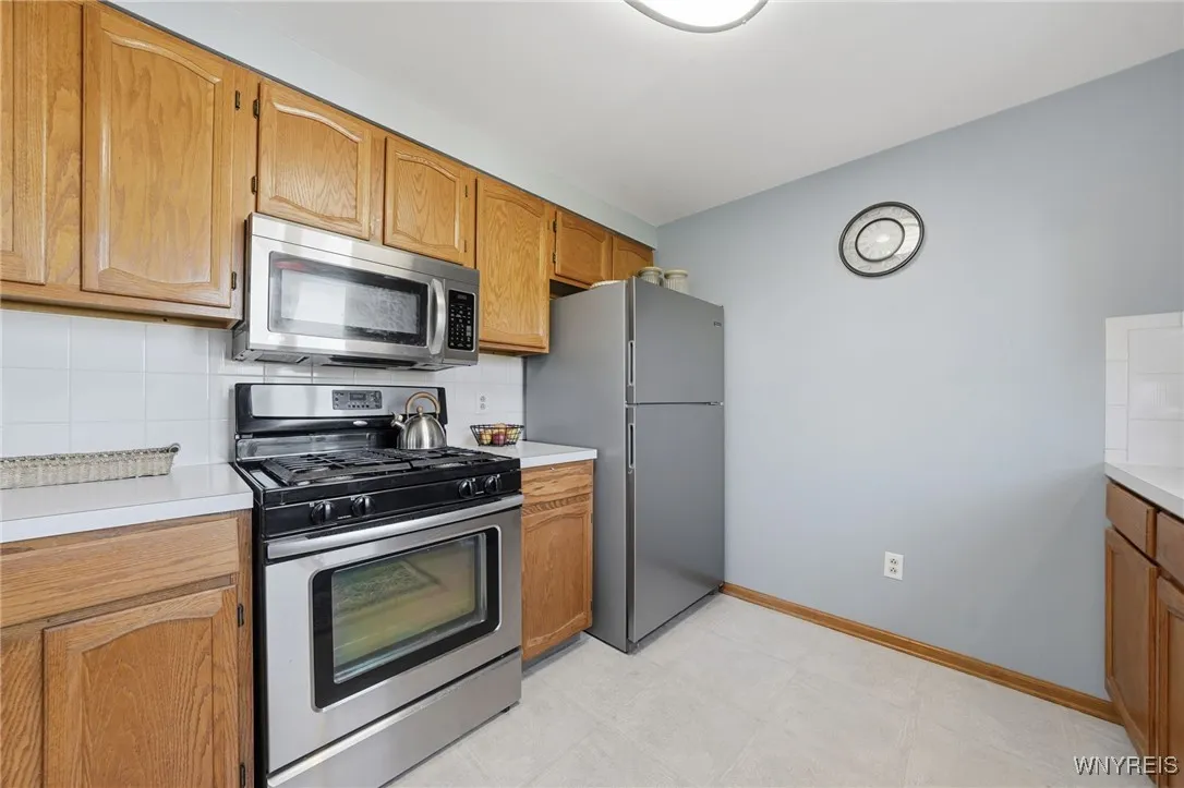 28 Baywood Drive, Cheektowaga, New York 14227, Cheektowaga, New York 14227, 3 Bedrooms Bedrooms, 6 Rooms Rooms,1 BathroomBathrooms,Residential,For Sale,28 Baywood Drive, Cheektowaga, New York 14227,0,B1650206