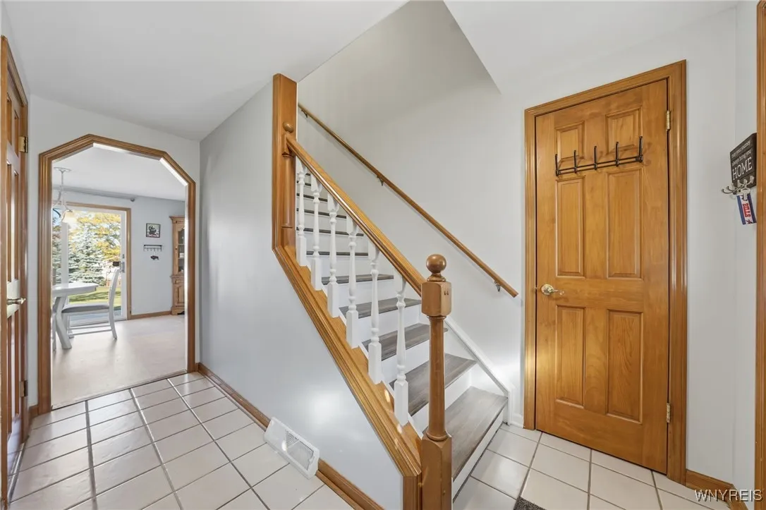 28 Baywood Drive, Cheektowaga, New York 14227, Cheektowaga, New York 14227, 3 Bedrooms Bedrooms, 6 Rooms Rooms,1 BathroomBathrooms,Residential,For Sale,28 Baywood Drive, Cheektowaga, New York 14227,0,B1650206