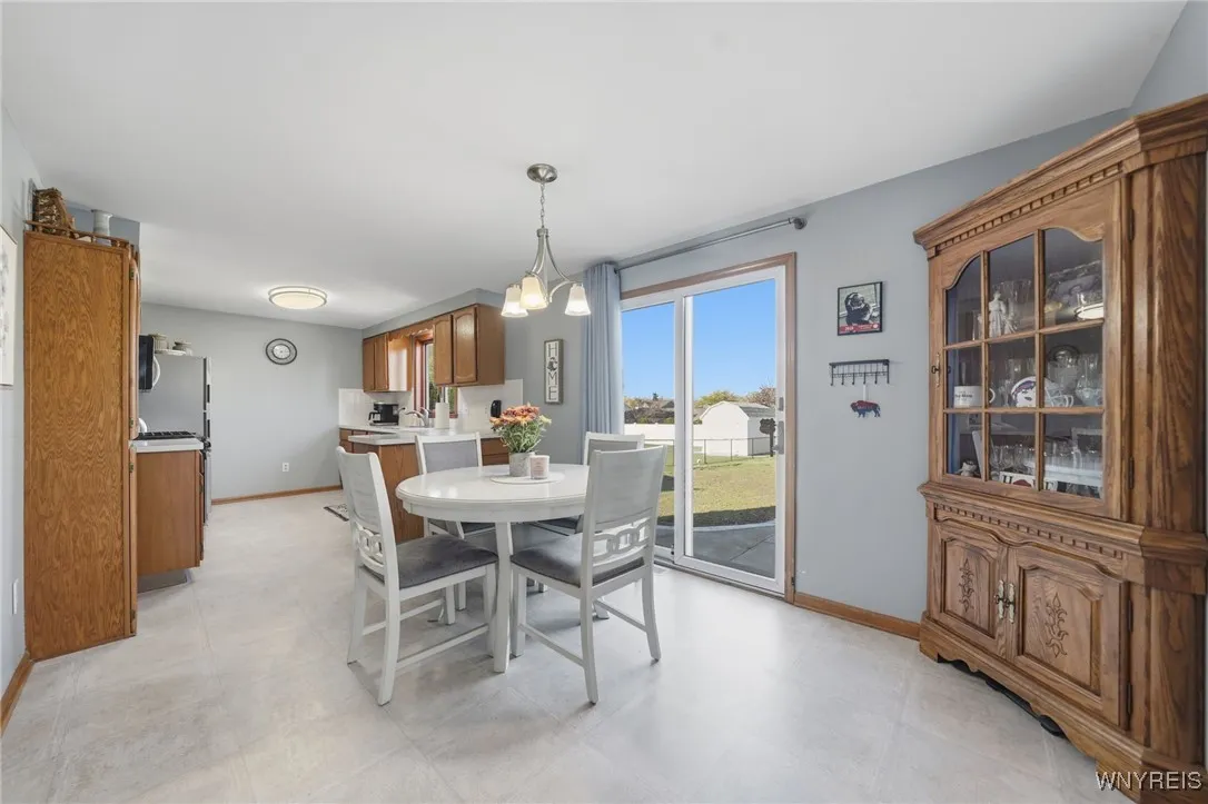 28 Baywood Drive, Cheektowaga, New York 14227, Cheektowaga, New York 14227, 3 Bedrooms Bedrooms, 6 Rooms Rooms,1 BathroomBathrooms,Residential,For Sale,28 Baywood Drive, Cheektowaga, New York 14227,0,B1650206