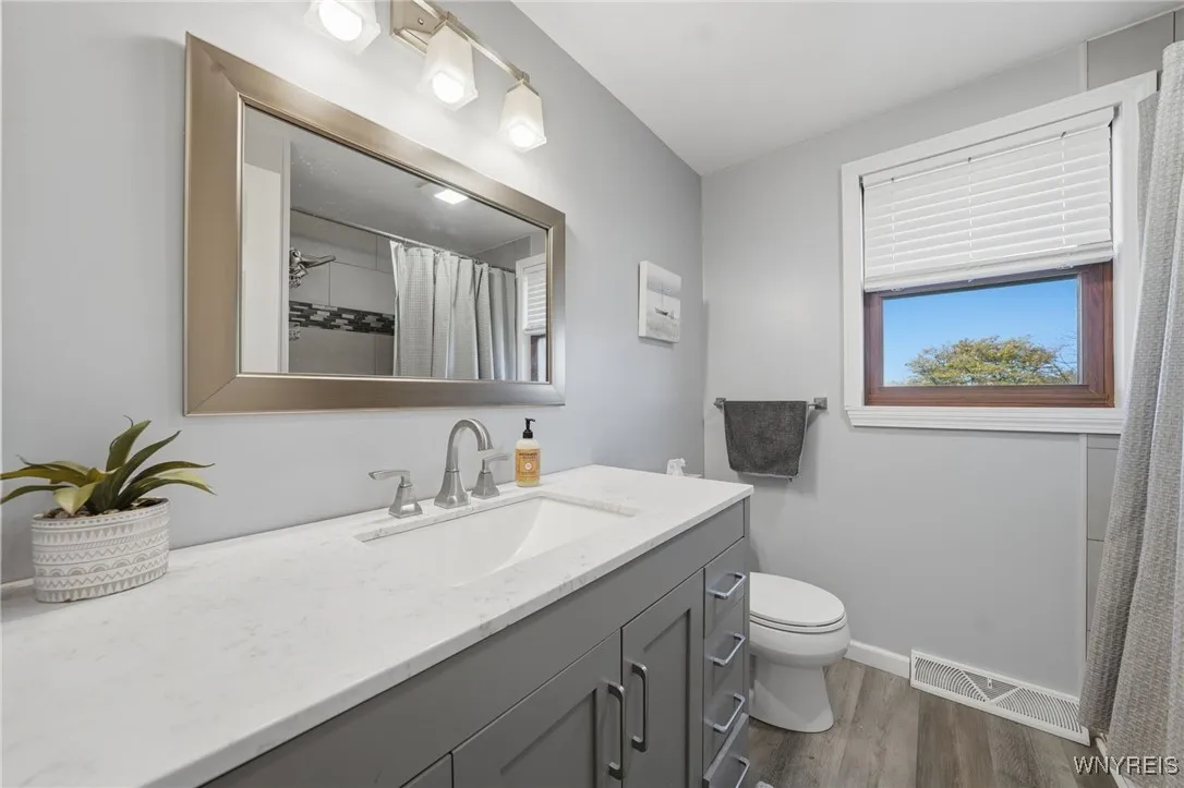 28 Baywood Drive, Cheektowaga, New York 14227, Cheektowaga, New York 14227, 3 Bedrooms Bedrooms, 6 Rooms Rooms,1 BathroomBathrooms,Residential,For Sale,28 Baywood Drive, Cheektowaga, New York 14227,0,B1650206