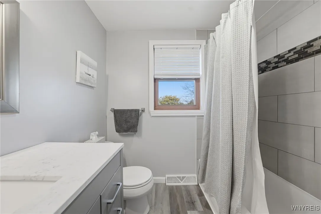 28 Baywood Drive, Cheektowaga, New York 14227, Cheektowaga, New York 14227, 3 Bedrooms Bedrooms, 6 Rooms Rooms,1 BathroomBathrooms,Residential,For Sale,28 Baywood Drive, Cheektowaga, New York 14227,0,B1650206