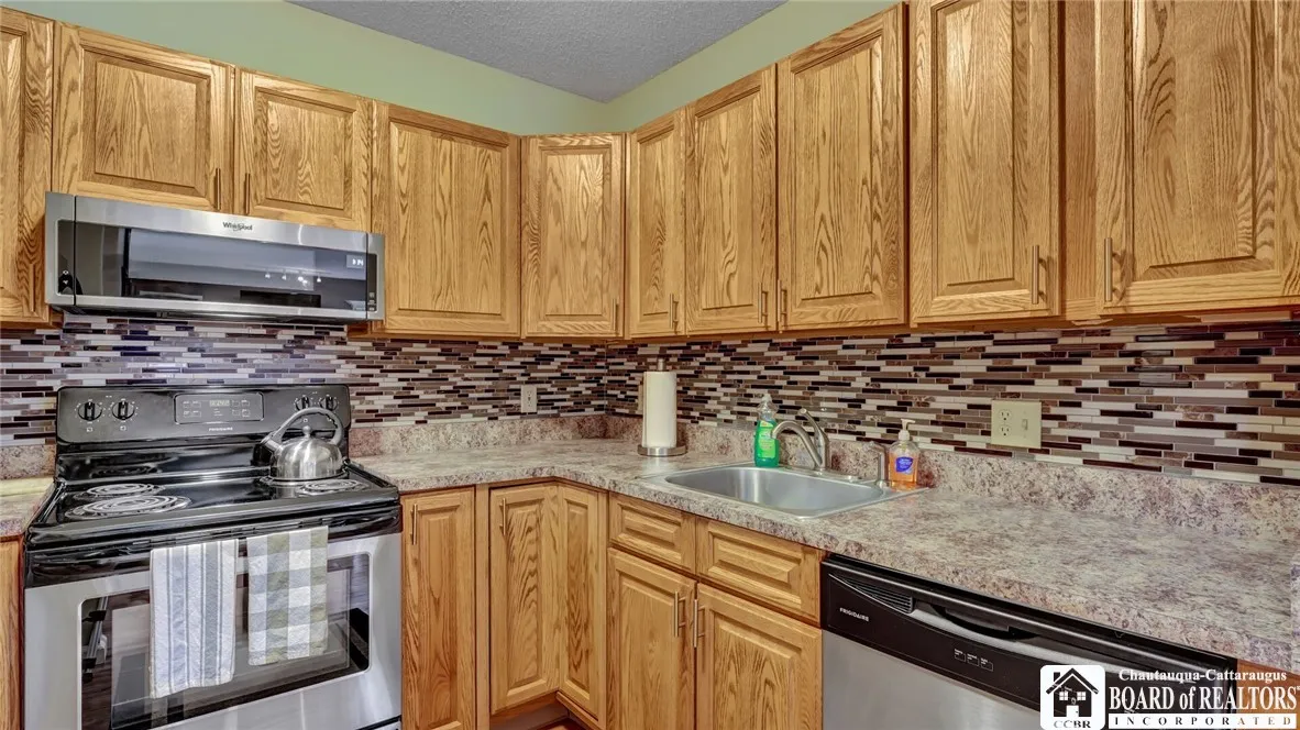 4455 Old Road Camelot 6-101, French Creek, New Yor, French Creek, New York 14724, 2 Bedrooms Bedrooms, 7 Rooms Rooms,2 BathroomsBathrooms,Residential,For Sale,4455 Old Road Camelot 6-101, French Creek, New Yor,0,R1650346