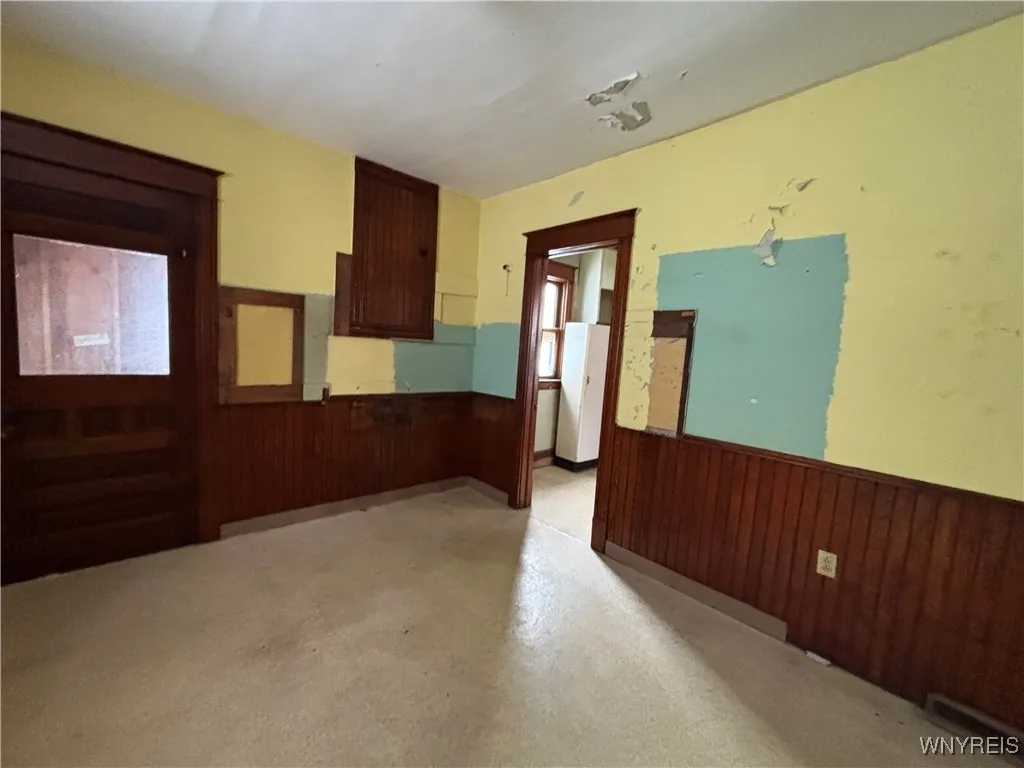 459 East Avenue, Lockport City, New York 14094, Lockport City, New York 14094, 4 Bedrooms Bedrooms, 7 Rooms Rooms,1 BathroomBathrooms,Residential,For Sale,459 East Avenue, Lockport City, New York 14094,0,B1650842