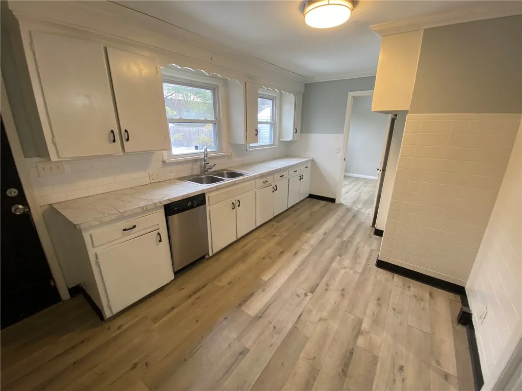 47 Thorpe Crescent, Greece, New York 14616, Greece, New York 14616, 3 Bedrooms Bedrooms, 5 Rooms Rooms,1 BathroomBathrooms,Residential,For Sale,47 Thorpe Crescent, Greece, New York 14616,0,R1650836