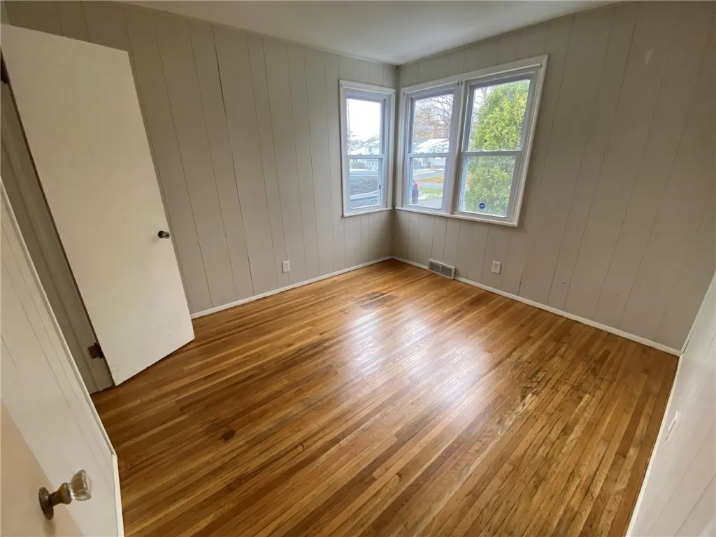 47 Thorpe Crescent, Greece, New York 14616, Greece, New York 14616, 3 Bedrooms Bedrooms, 5 Rooms Rooms,1 BathroomBathrooms,Residential,For Sale,47 Thorpe Crescent, Greece, New York 14616,0,R1650836