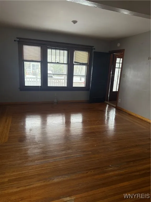 402 Hamilton Boulevard, Tonawanda, New York 14217, Tonawanda, New York 14217, 3 Bedrooms Bedrooms, 5 Rooms Rooms,1 BathroomBathrooms,Residential Lease,For Rent,402 Hamilton Boulevard, Tonawanda, New York 14217,0,B1650849