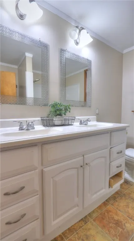 Spacious bath