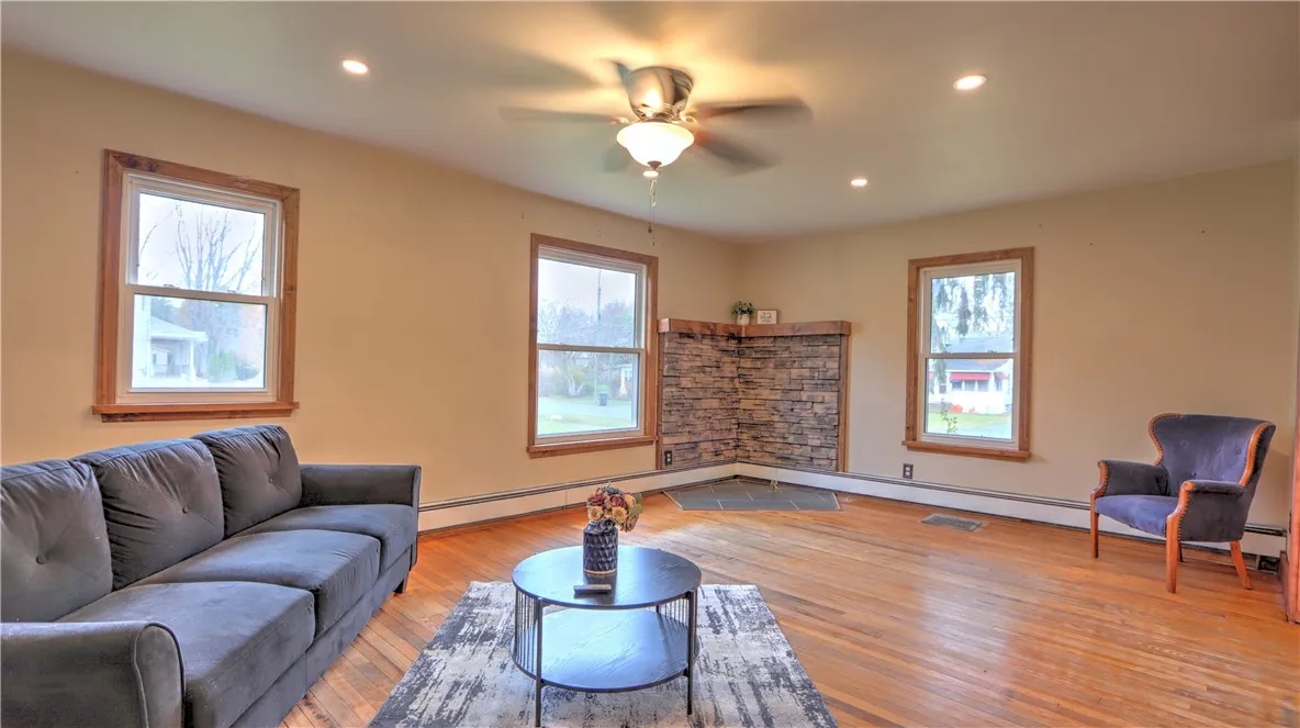 54 West Wright Avenue, Waterloo, New York 13165, Waterloo, New York 13165, 4 Bedrooms Bedrooms, 8 Rooms Rooms,1 BathroomBathrooms,Residential,For Sale,54 West Wright Avenue, Waterloo, New York 13165,0,R1650273