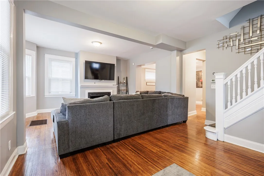 1043 Park Avenue, Rochester, New York 14610, Rochester, New York 14610, 3 Bedrooms Bedrooms, 7 Rooms Rooms,2 BathroomsBathrooms,Residential,For Sale,1043 Park Avenue, Rochester, New York 14610,0,R1650765