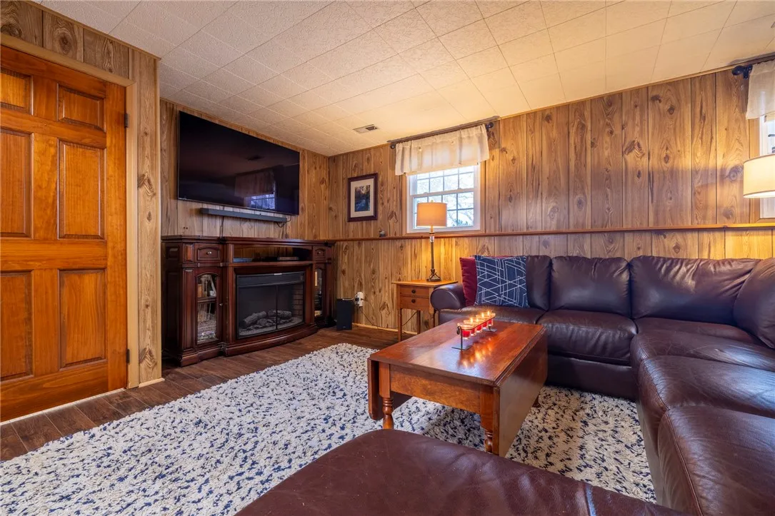 1529 Waterford Road, Walworth, New York 14568, Walworth, New York 14568, 4 Bedrooms Bedrooms, 7 Rooms Rooms,2 BathroomsBathrooms,Residential,For Sale,1529 Waterford Road, Walworth, New York 14568,0,R1649820