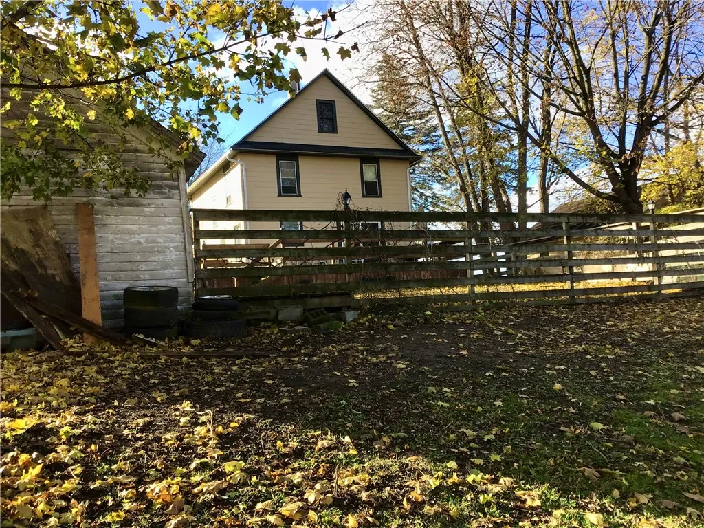 2633 Genesee Street, York, New York 14533, York, New York 14533, 3 Bedrooms Bedrooms, 8 Rooms Rooms,1 BathroomBathrooms,Residential,For Sale,2633 Genesee Street, York, New York 14533,0,R1650848