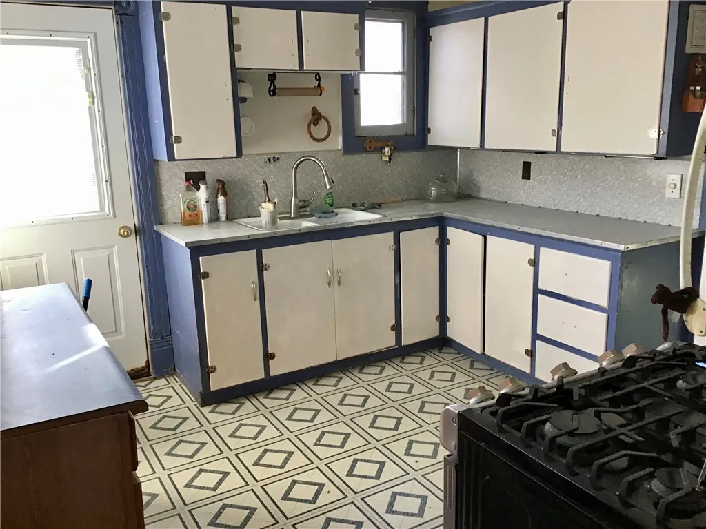 2633 Genesee Street, York, New York 14533, York, New York 14533, 3 Bedrooms Bedrooms, 8 Rooms Rooms,1 BathroomBathrooms,Residential,For Sale,2633 Genesee Street, York, New York 14533,0,R1650848