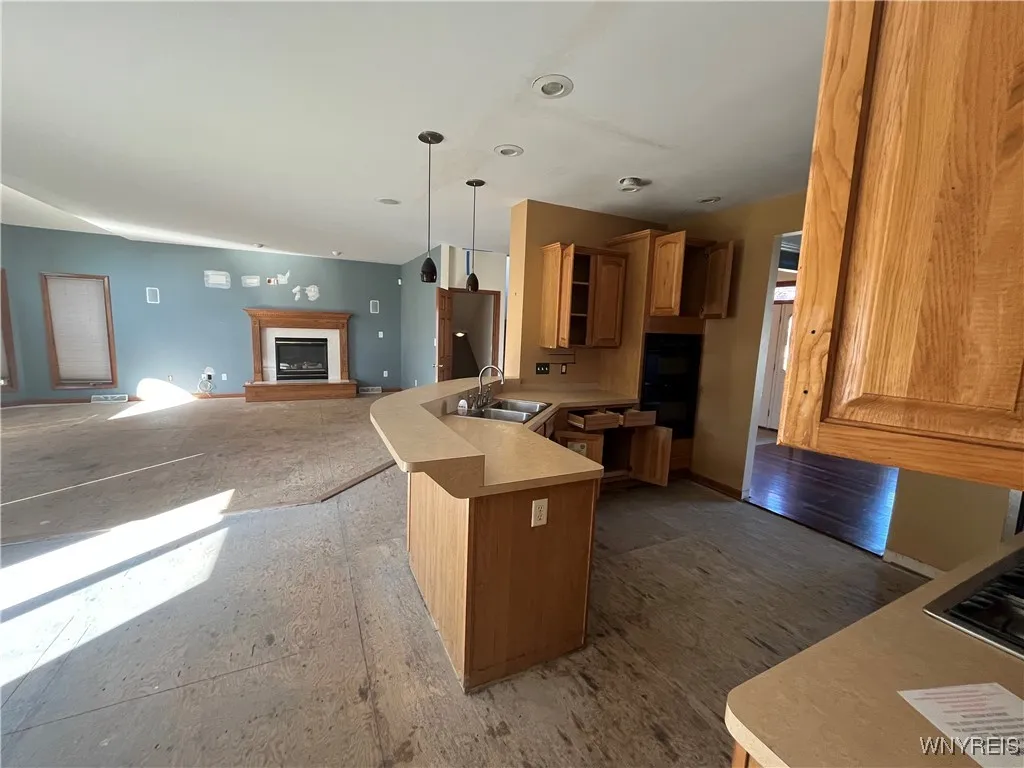 77 William Price Parkway, Buffalo, New York 14214, Buffalo, New York 14214, 3 Bedrooms Bedrooms, 8 Rooms Rooms,2 BathroomsBathrooms,Residential,For Sale,77 William Price Parkway, Buffalo, New York 14214,0,B1650827