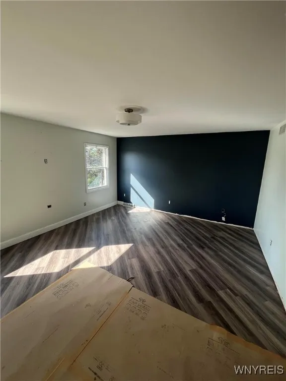 77 William Price Parkway, Buffalo, New York 14214, Buffalo, New York 14214, 3 Bedrooms Bedrooms, 8 Rooms Rooms,2 BathroomsBathrooms,Residential,For Sale,77 William Price Parkway, Buffalo, New York 14214,0,B1650827