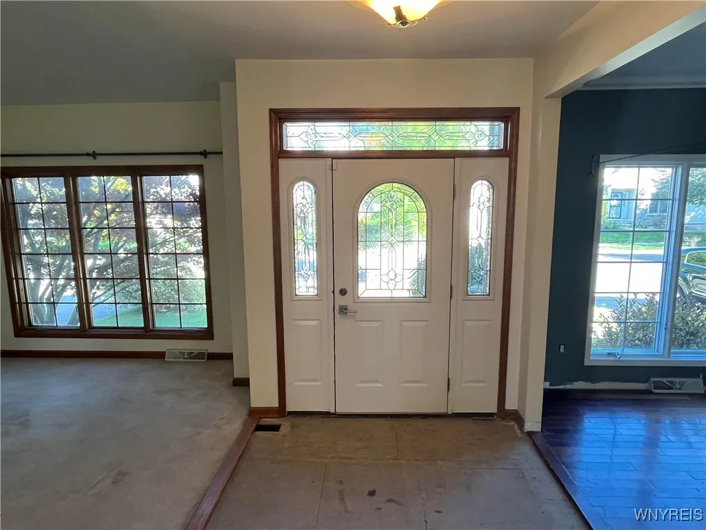 77 William Price Parkway, Buffalo, New York 14214, Buffalo, New York 14214, 3 Bedrooms Bedrooms, 8 Rooms Rooms,2 BathroomsBathrooms,Residential,For Sale,77 William Price Parkway, Buffalo, New York 14214,0,B1650827