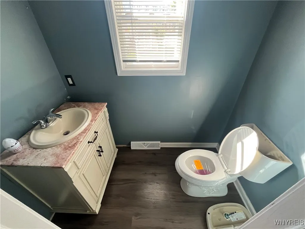 77 William Price Parkway, Buffalo, New York 14214, Buffalo, New York 14214, 3 Bedrooms Bedrooms, 8 Rooms Rooms,2 BathroomsBathrooms,Residential,For Sale,77 William Price Parkway, Buffalo, New York 14214,0,B1650827